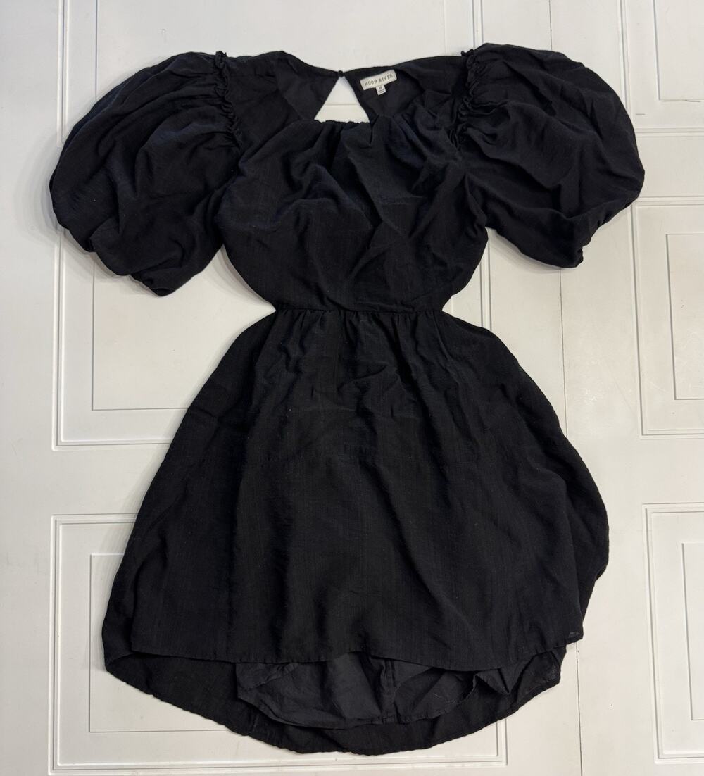 Moon River Womens Sz M Puff Sleeve Back Cutout Mini Dress Black Flare Bottom